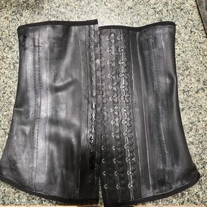 Ann Cherry Waist Trimmer (US 32)